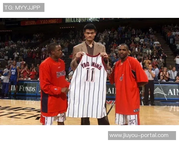 姚明携手锐步展现篮球魅力引领运动潮流新风尚